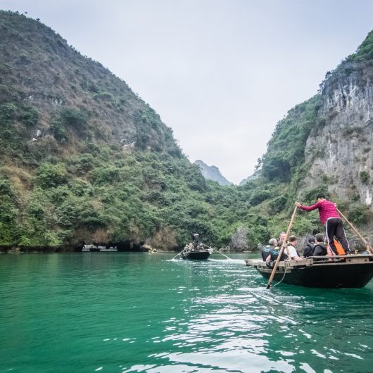 Fishing boat - Dark and Bright Cave - Lan Ha - Halong - Vietnam
