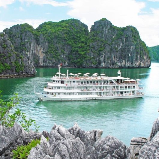 The Au Co Cruise in Halong Bay - overview 2