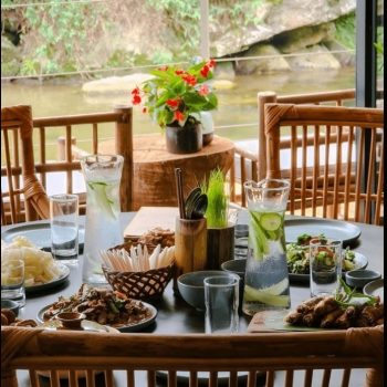 Topas Riverside Lodge - Sapa - Restaurant. river view