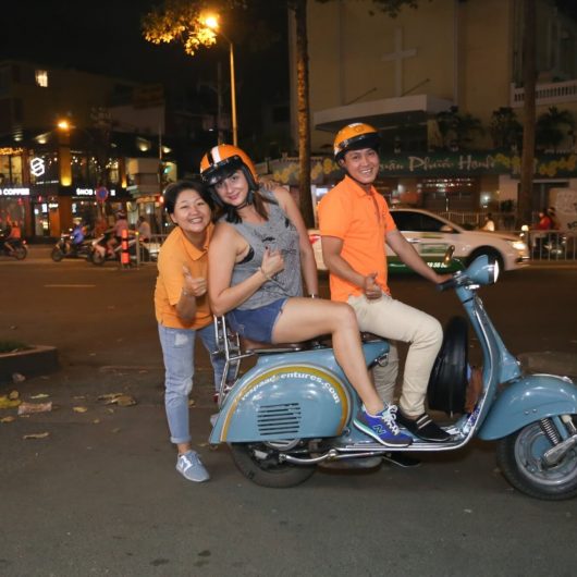 Vespa Tour Saigon - guest and scooter