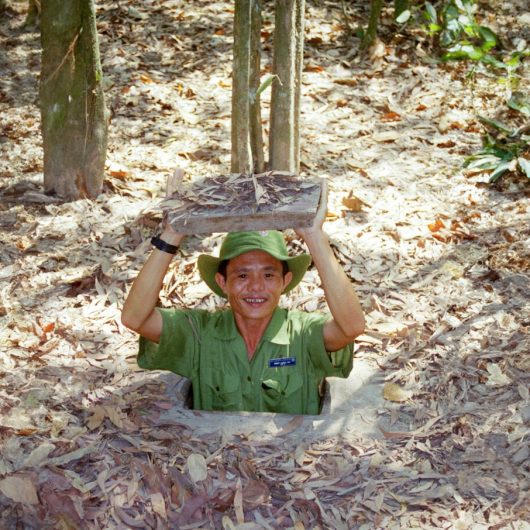 Guide ved Cu Chi-tunellerne